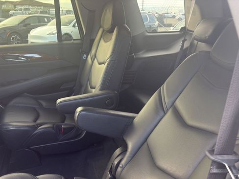 Used 2017 Cadillac Escalade Premium Luxury image 24