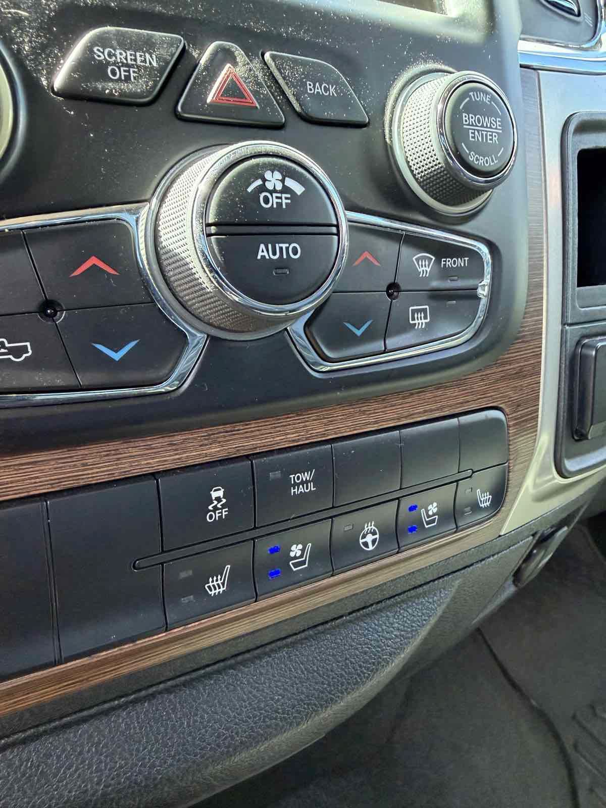 Used 2017 RAM 1500 Laramie AWD/4WD image 20