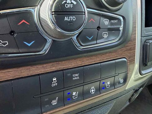 Used 2017 RAM 1500 Laramie image 20