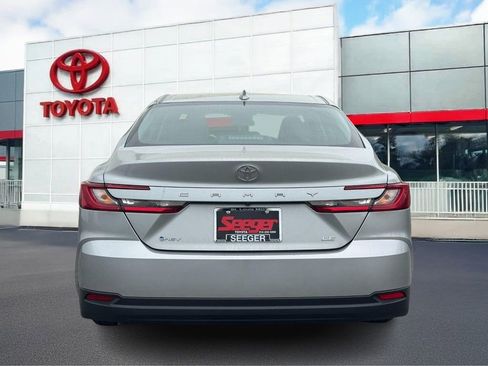 Used 2025 Toyota Camry LE FWD image 6