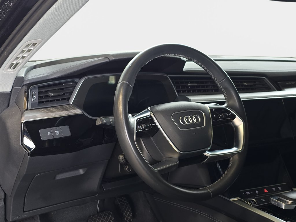 Used 2024 Audi Q8 e-tron Premium AWD/4WD image 17