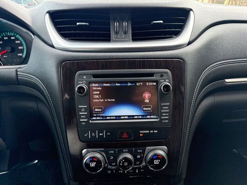 Used 2016 Chevrolet Traverse LT image 26