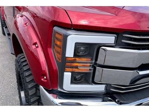 Used 2017 Ford F250 Lariat w/ Lariat Value Package AWD/4WD image 28