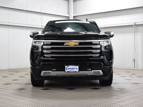 Used 2024 Chevrolet Silverado 1500 High Country w/ High Country Premium Package AWD/4WD image 2