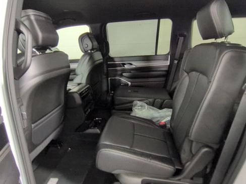 New 2026 Jeep Grand Wagoneer Limited AWD/4WD image 21
