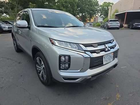 Used 2025 Mitsubishi Outlander Sport SE AWD/4WD image 3