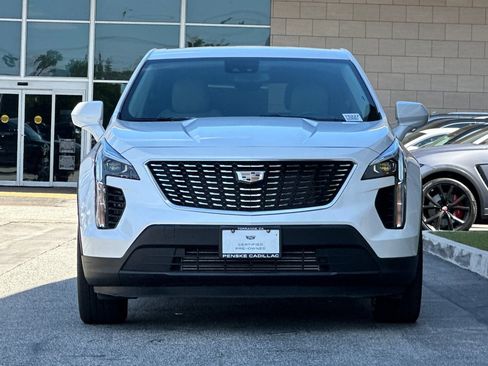 Used 2022 Cadillac XT4 Luxury w/ Cold Weather Package FWD image 9