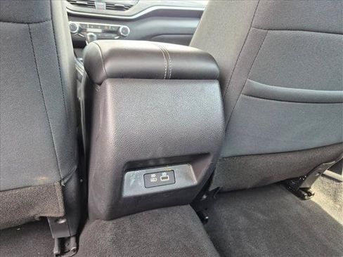 Used 2024 Nissan Altima 2.5 SV w/ SV Premium Package FWD image 16