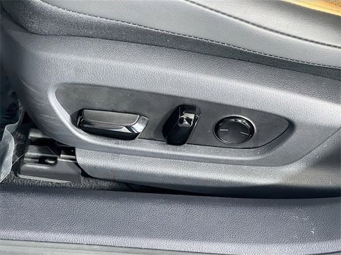 Used 2025 Lexus ES 350 w/ Premium Package image 12