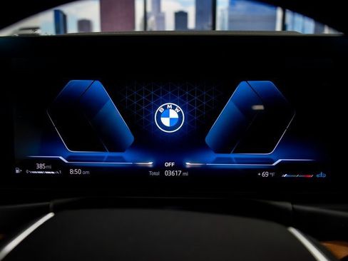 Certified 2024 BMW 430i Convertible w/ Convenience Package image 19