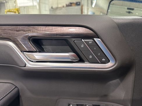 New 2025 Chevrolet Silverado 1500 LTZ w/ LTZ Premium Package AWD/4WD image 18