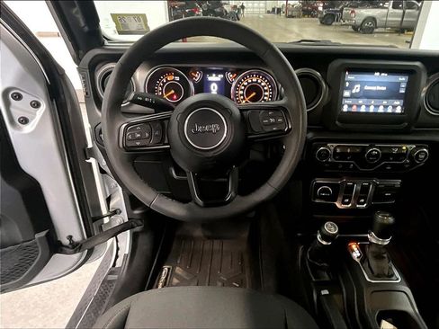 Used 2023 Jeep Wrangler Sport AWD/4WD image 17