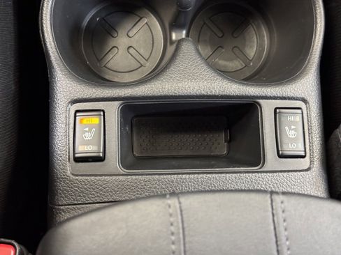 Used 2020 Nissan Rogue SV image 36