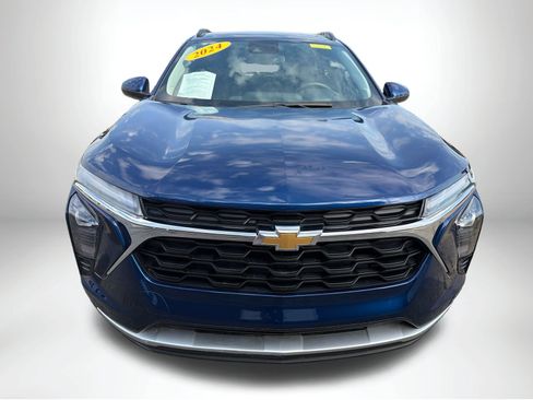 Used 2024 Chevrolet Trax LT w/ LT Convenience Package FWD image 10