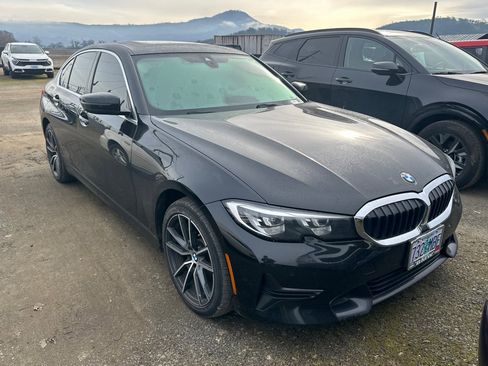Used 2019 BMW 330i xDrive 330i xDrive w/ Driving Assistance Package image 2