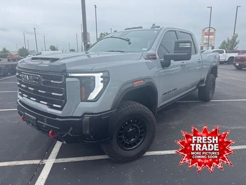 Used 2024 GMC Sierra 2500 AT4X AWD/4WD image 3