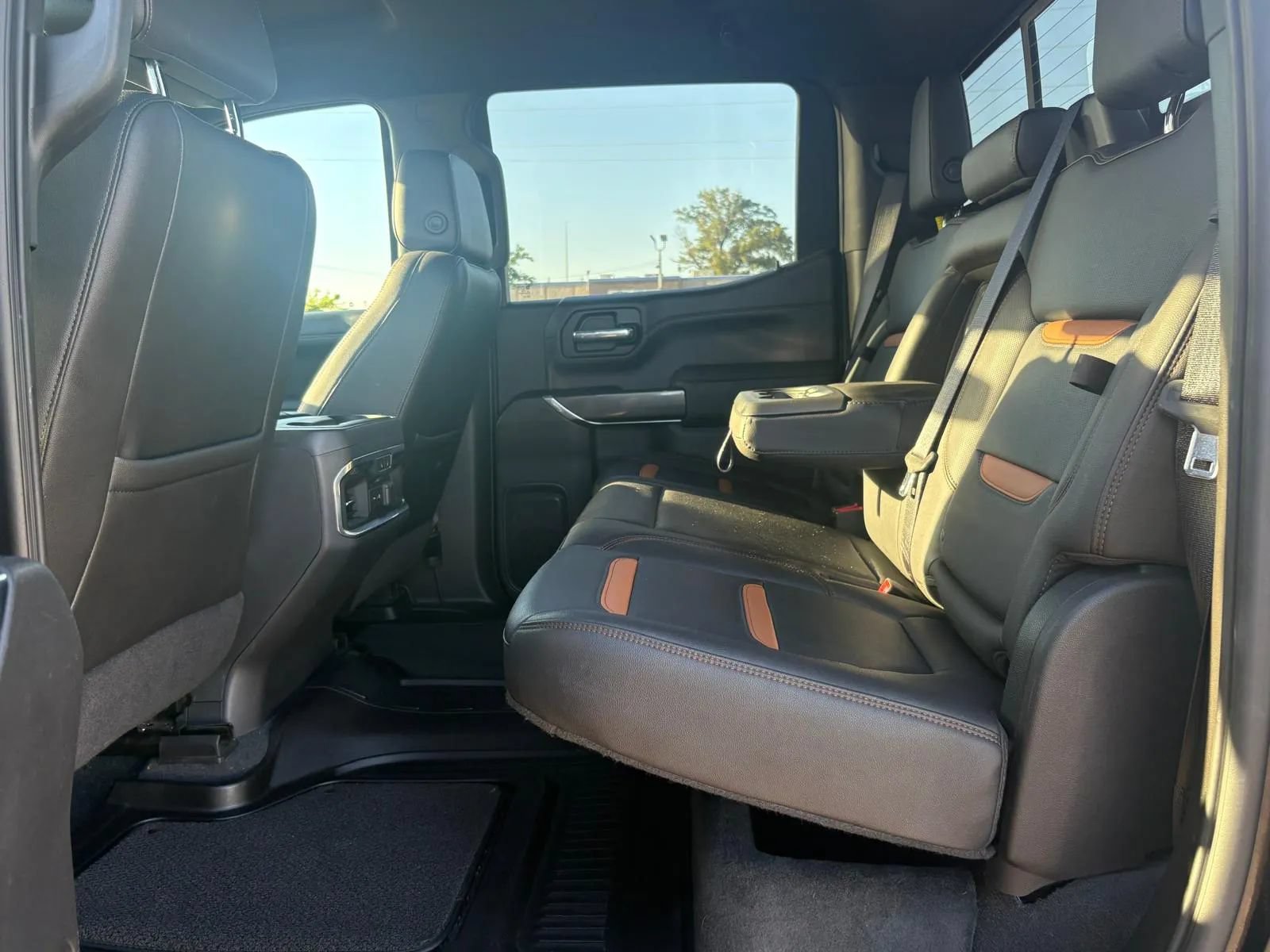 Used 2021 GMC Sierra 1500 AT4 w/ AT4 Preferred Package AWD/4WD image 7