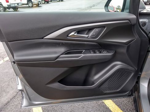 New 2026 Chevrolet Equinox EV LT image 11