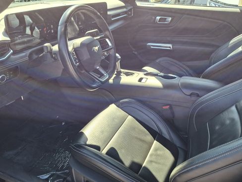 Used 2024 Ford Mustang Premium image 9