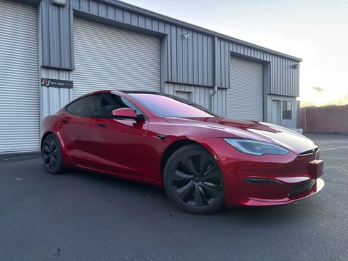Used 2025 Tesla Model S image 2