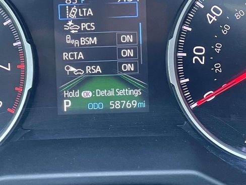 Used 2022 Toyota RAV4 XLE Premium FWD image 26
