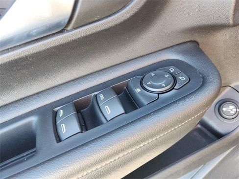 Used 2023 GMC Terrain SLT w/ Elevation Edition image 28