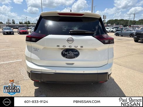 Used 2025 Nissan Rogue S FWD image 12