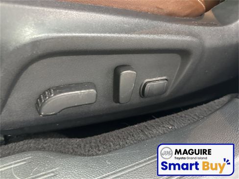 Used 2017 Subaru Outback 3.6R Touring image 16