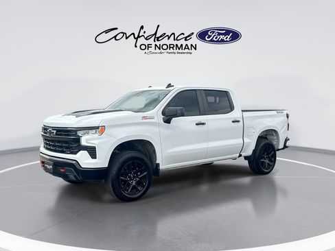 Used 2024 Chevrolet Silverado 1500 LT Trail Boss w/ Convenience Package II AWD/4WD image 4