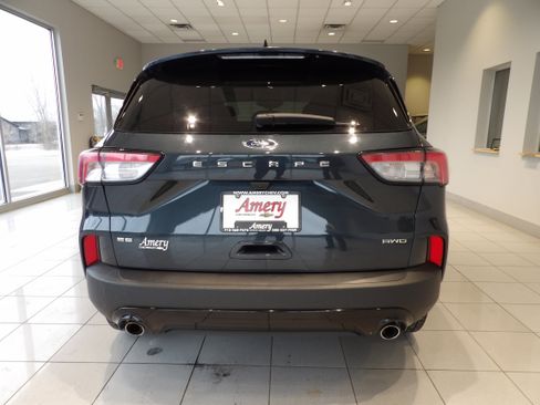Used 2022 Ford Escape SE w/ SE Sport Appearance Package AWD/4WD image 5