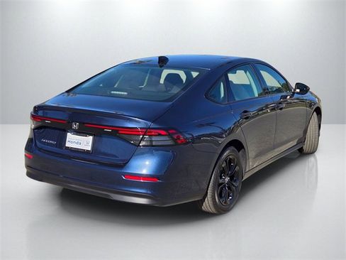 New 2025 Honda Accord SE image 5