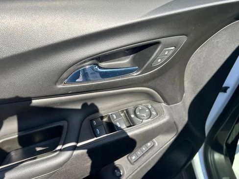 Used 2021 Chevrolet Equinox Premier FWD image 22