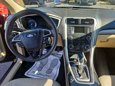 Used 2014 Ford Fusion SE image 22