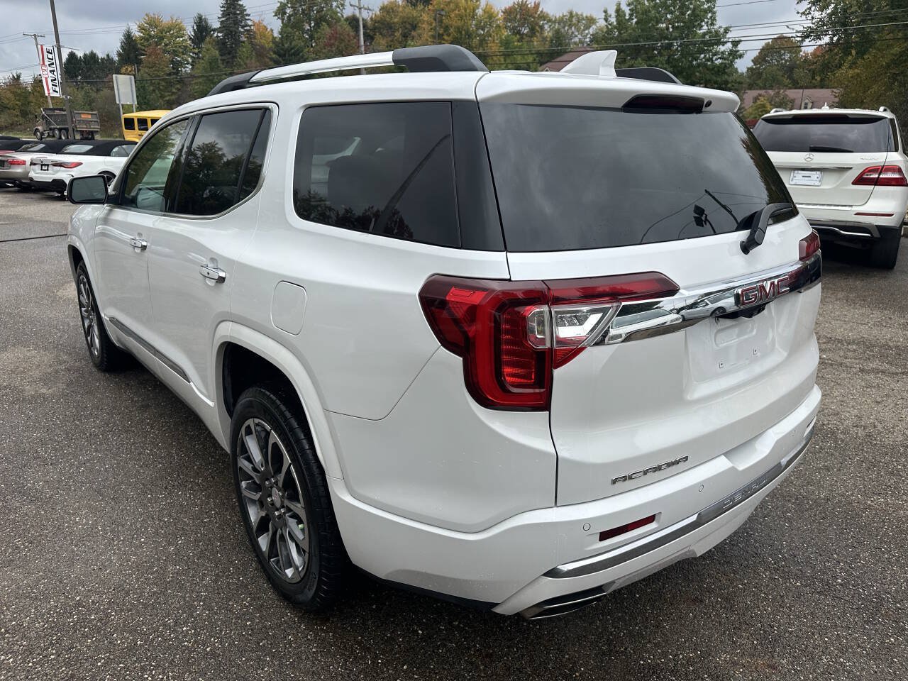 Used 2020 GMC Acadia Denali FWD image 4