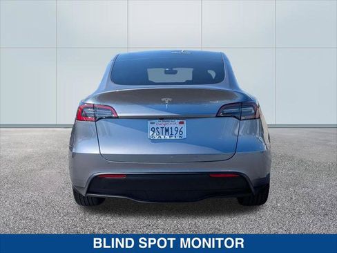Used 2025 Tesla Model Y Long Range image 4
