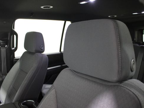 Used 2023 Chevrolet Suburban LS image 4