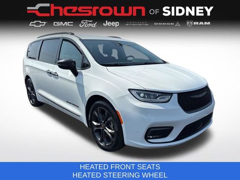 Used 2024 Chrysler Pacifica Touring-L w/ Road Tripper Package FWD image 7