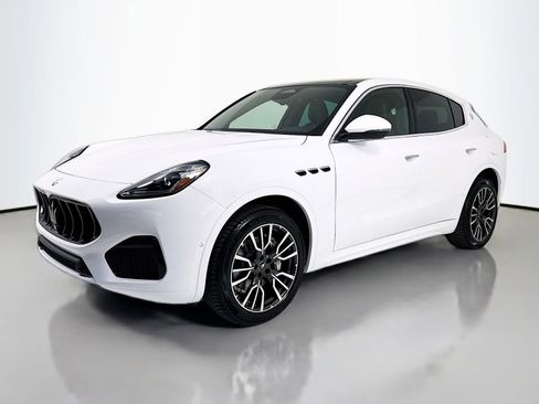 New 2025 Maserati Grecale GT image 4