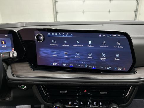 Used 2025 Chevrolet Tahoe LT image 35