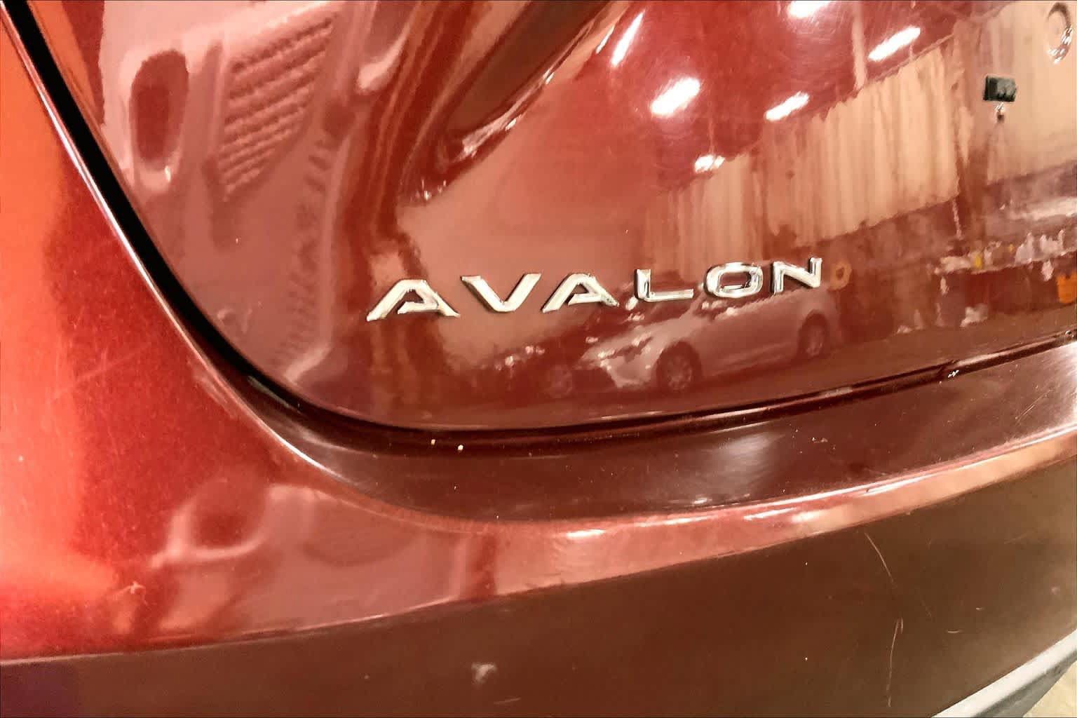 Used 2015 Toyota Avalon Limited FWD image 31