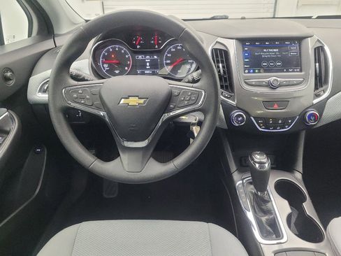 Used 2019 Chevrolet Cruze LT FWD image 22