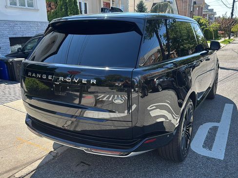 Used 2023 Land Rover Range Rover SE AWD/4WD image 6