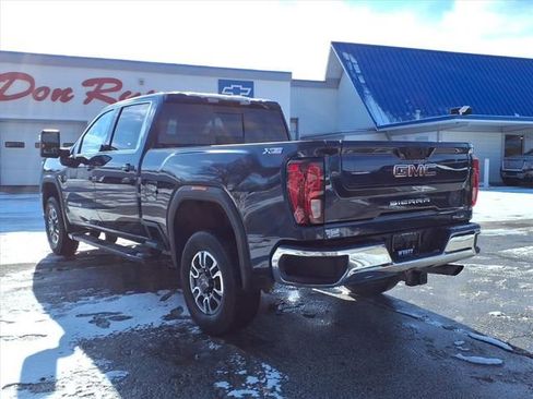 Used 2022 GMC Sierra 2500 SLE w/ SLE Value Package; image 17