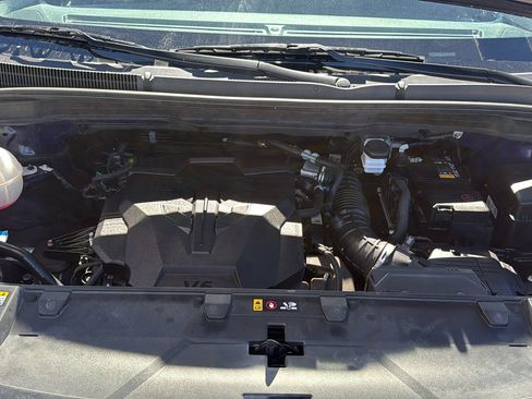 Used 2024 Kia Carnival LX image 33