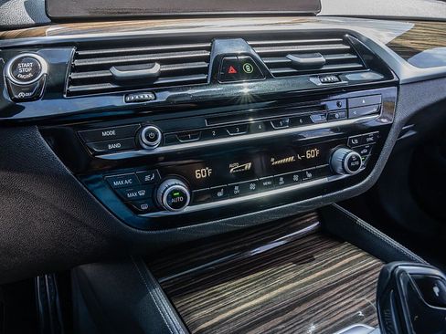 Used 2019 BMW 540i w/ M Sport Package RWD image 27
