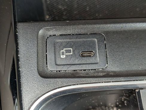 Used 2022 Mercedes-Benz GLB 250 image 25