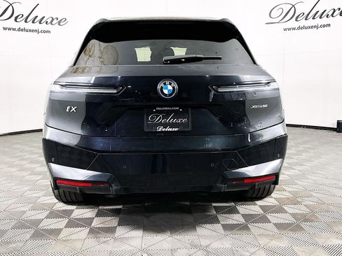 Used 2024 BMW iX xDrive50 w/ Premium Package AWD/4WD image 5