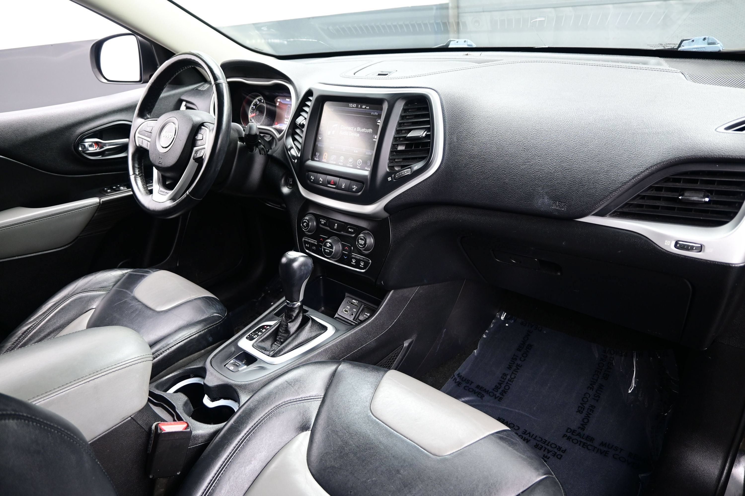 Used 2014 Jeep Cherokee Limited w/ Technology Group FWD image 15