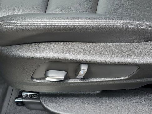 Certified 2025 Cadillac XT5 Luxury w/ LPO, Floor Liner Package AWD/4WD image 6