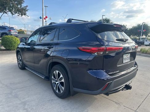 Used 2021 Toyota Highlander XLE FWD image 8